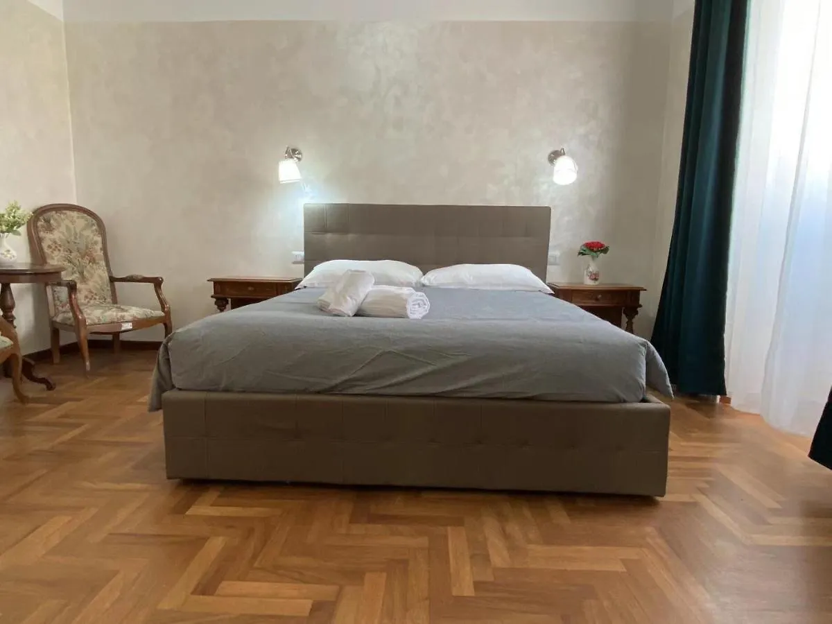 Apartament Cavour 44616 Rzym 0*,  Włochy