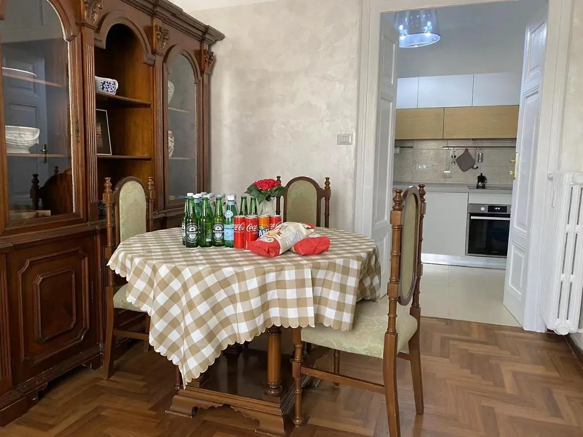 Cavour 44616 Apartment Rome